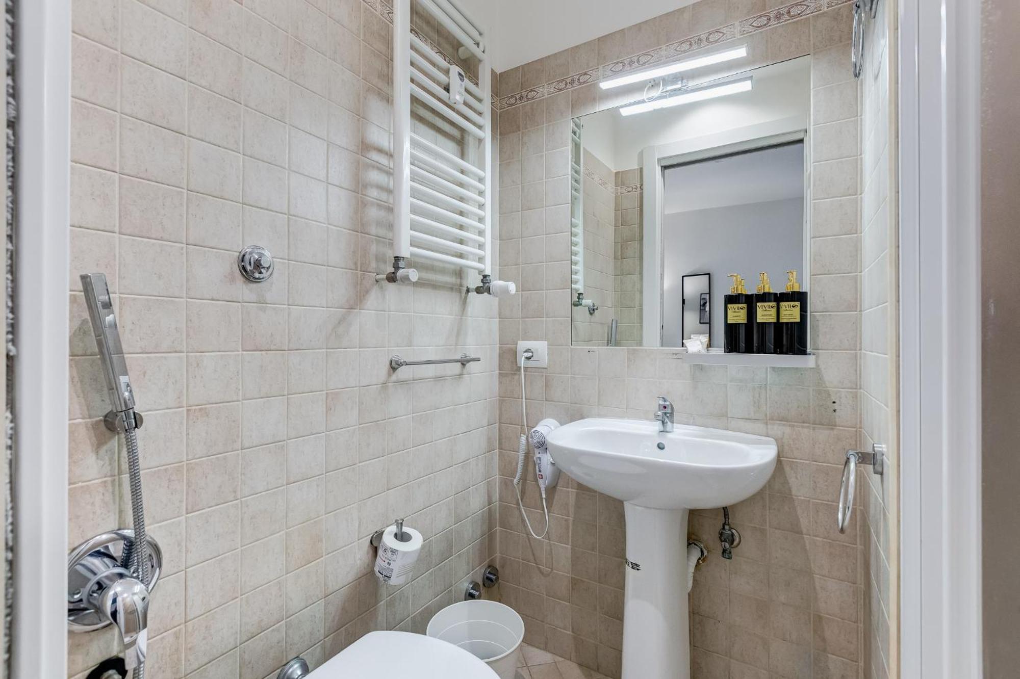 Apartment Vivilo Collection - Marche 54 4bdr - Close To Via Veneto Rom